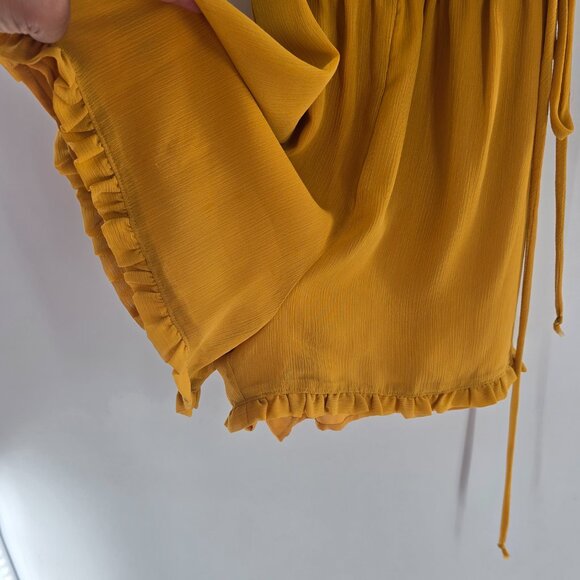 WAYF Long Sleeve Mustard Romper ruffle hem open back‎ size XS - Picture 3 of 11